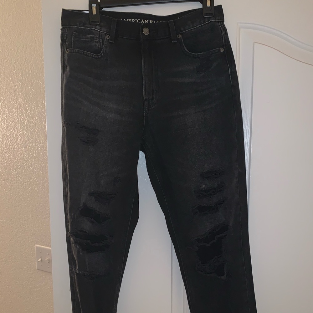 american eagle black ripped mom jeans
